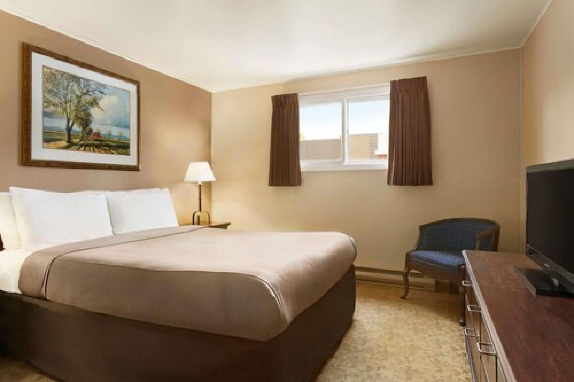 Travelodge By Wyndham Кенора Екстериор снимка