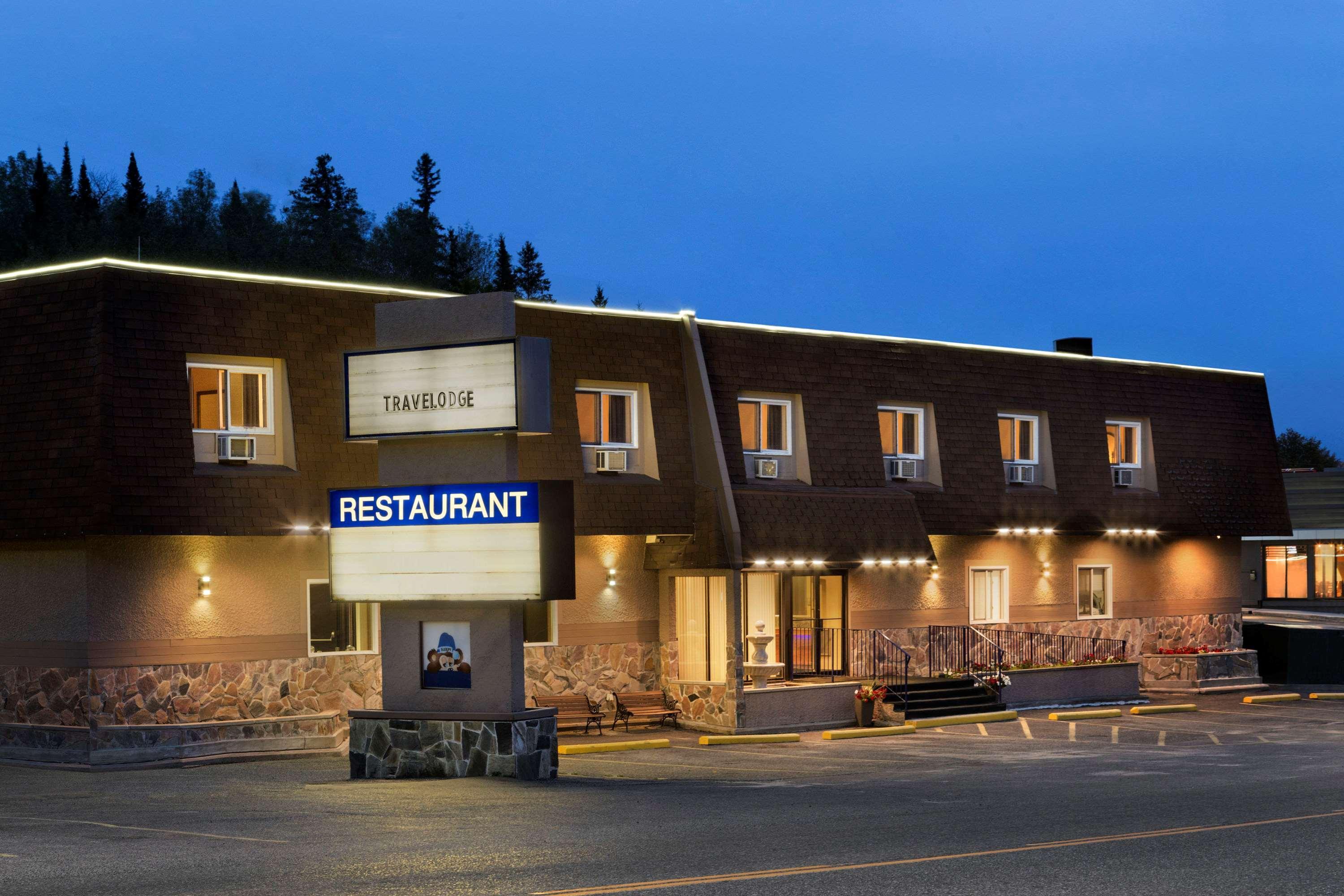 Travelodge By Wyndham Кенора Екстериор снимка